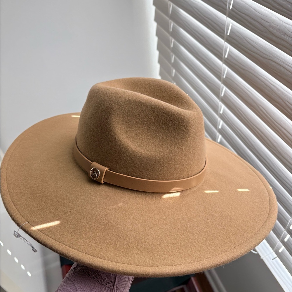 Tan Wide-Brim Cowboy Hat